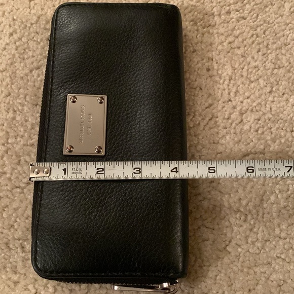 Michael Kors Black Pebble Leather Long Wallet - Like New - Picture 10 of 17